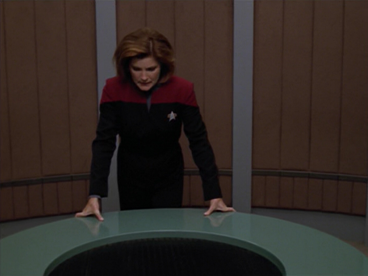 extant_StarTrek_VOY_5x08-NothingHuman_02914.jpg