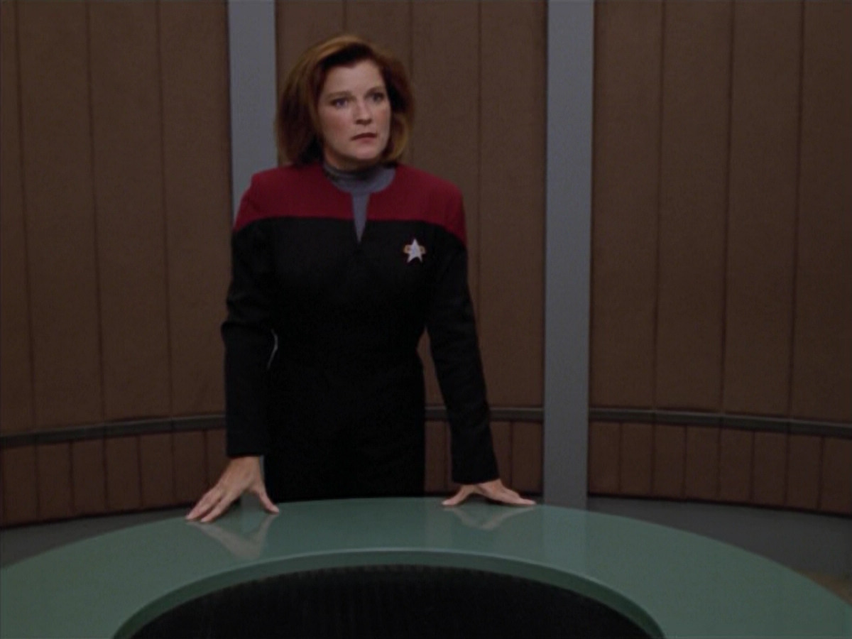 extant_StarTrek_VOY_5x08-NothingHuman_02917.jpg