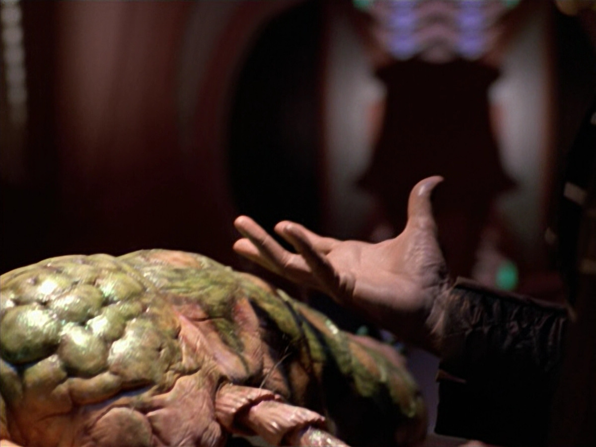 extant_StarTrek_VOY_5x08-NothingHuman_02956.jpg
