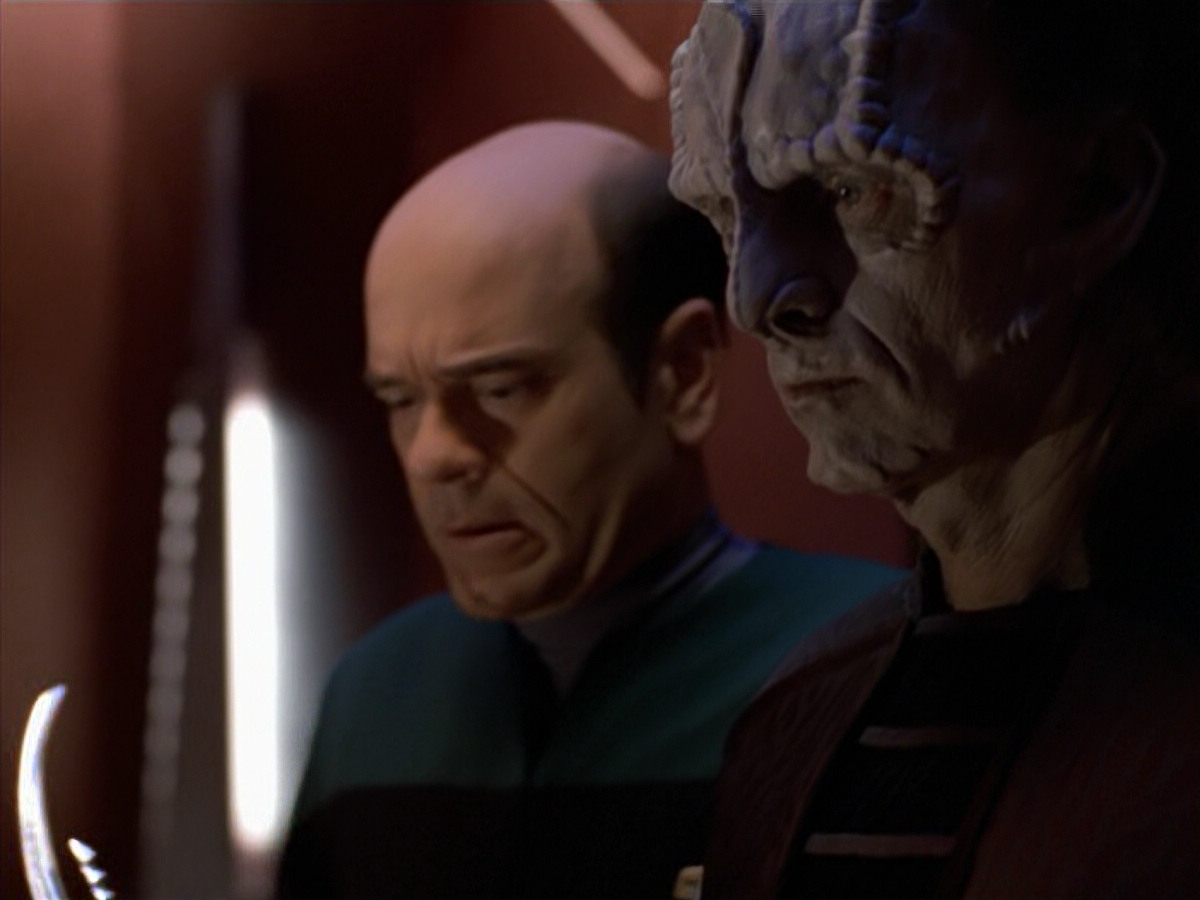 extant_StarTrek_VOY_5x08-NothingHuman_02960.jpg