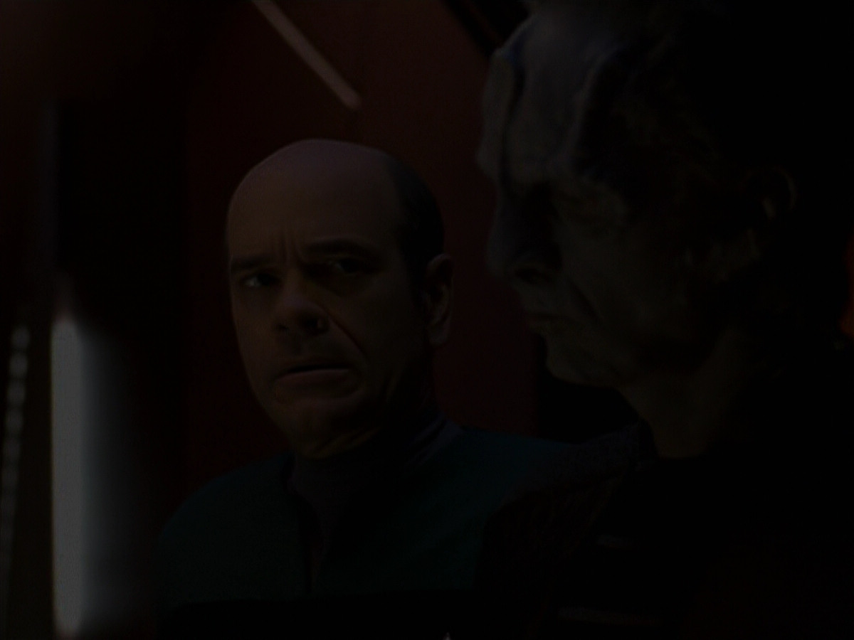 extant_StarTrek_VOY_5x08-NothingHuman_02964.jpg