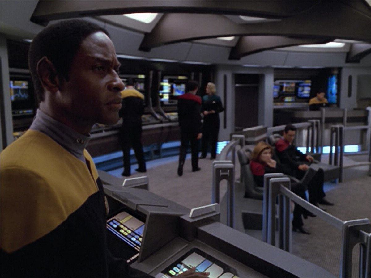 extant_StarTrek_VOY_5x08-NothingHuman_02975.jpg
