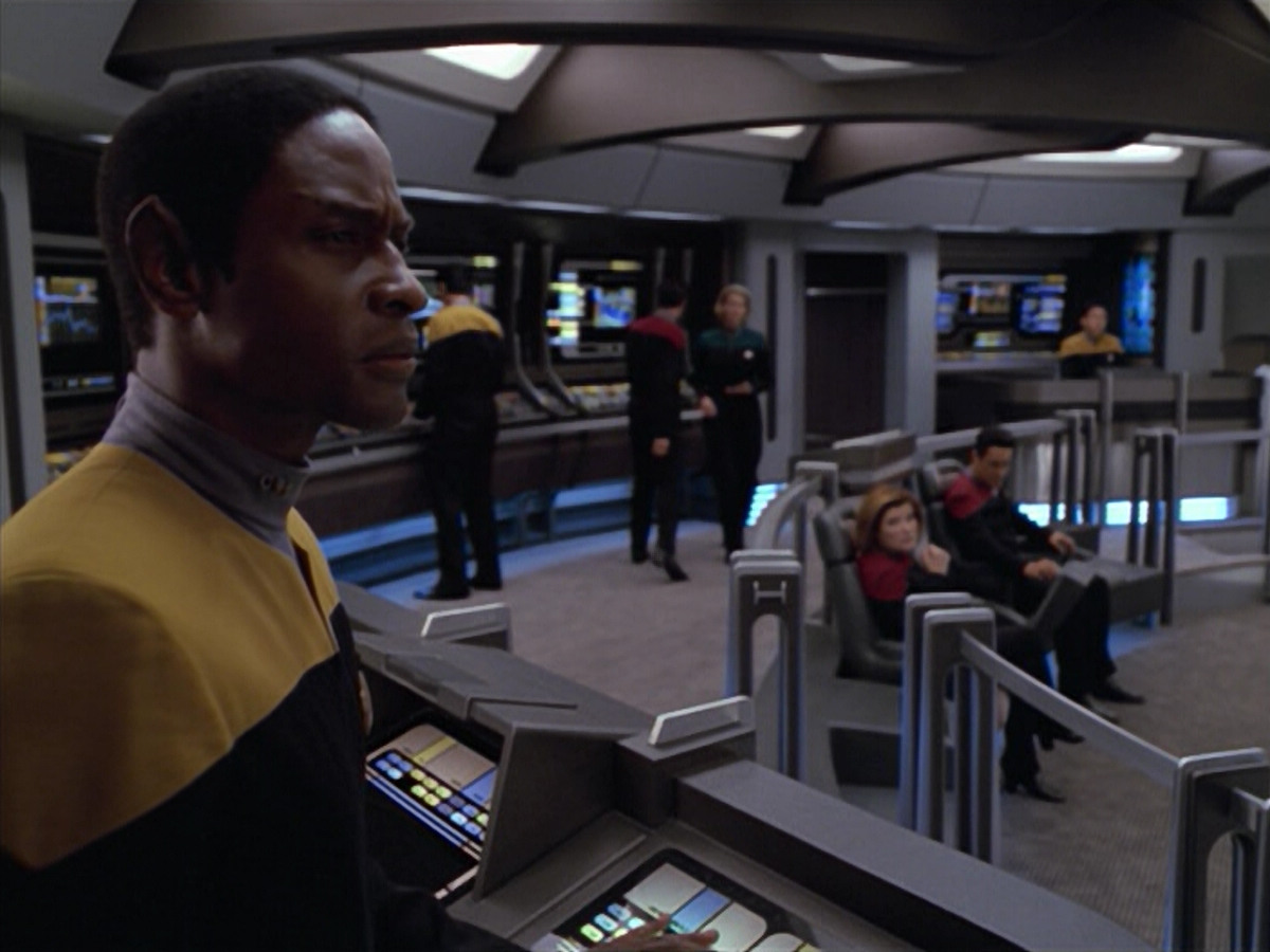 extant_StarTrek_VOY_5x08-NothingHuman_02976.jpg