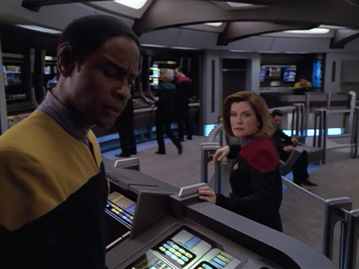 extant_StarTrek_VOY_5x08-NothingHuman_03001.jpg