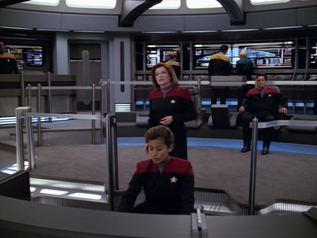 extant_StarTrek_VOY_5x08-NothingHuman_03067.jpg