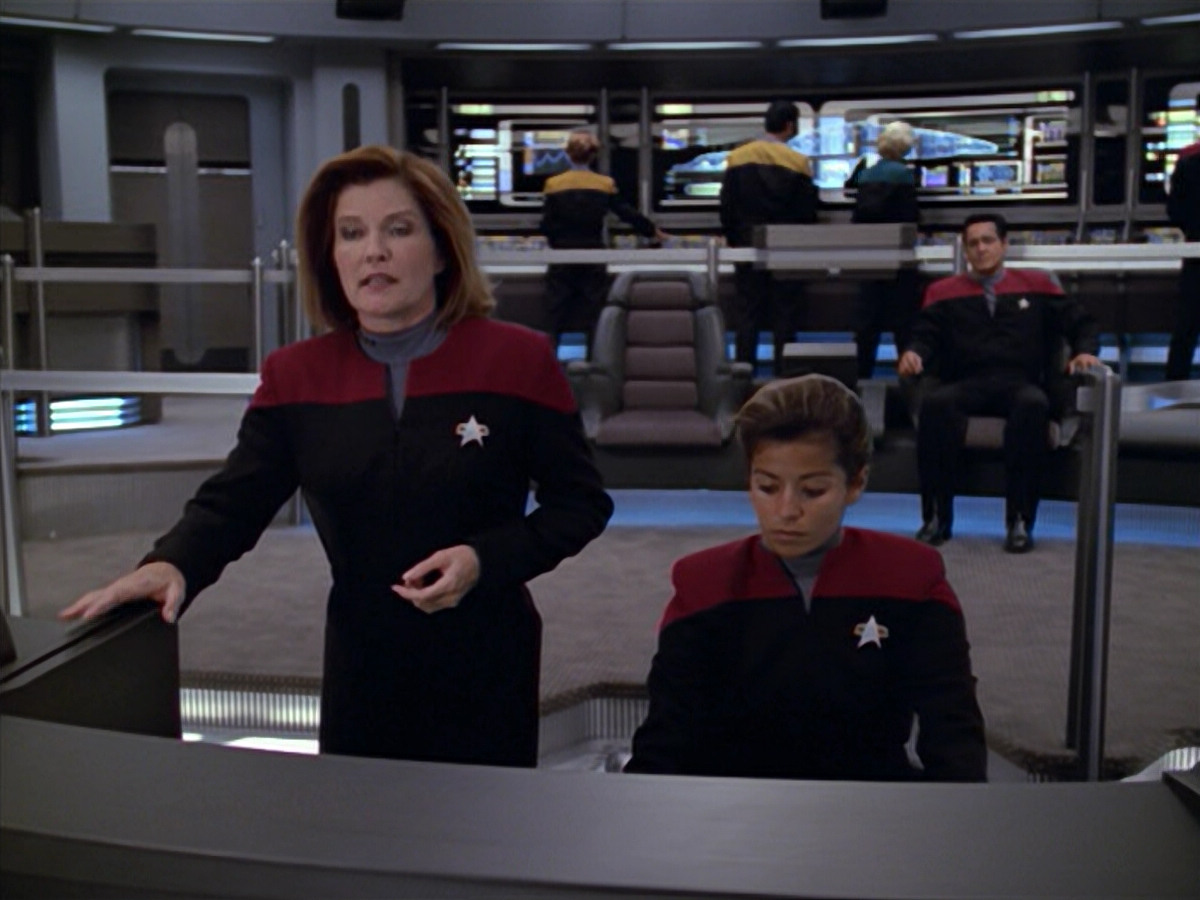 extant_StarTrek_VOY_5x08-NothingHuman_03071.jpg