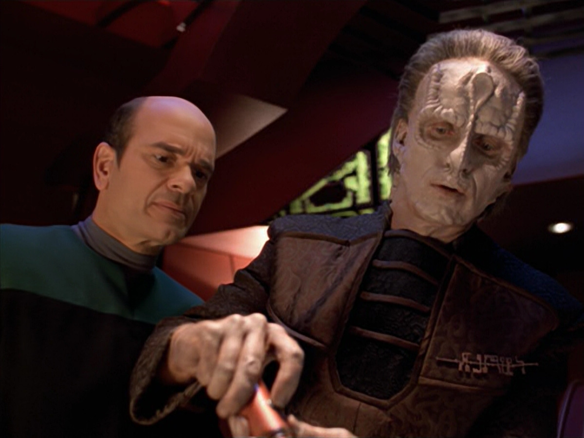 extant_StarTrek_VOY_5x08-NothingHuman_03103.jpg