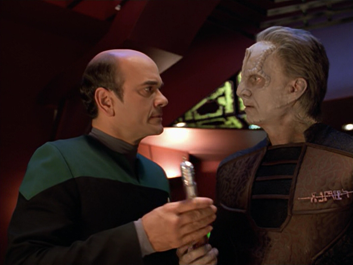 extant_StarTrek_VOY_5x08-NothingHuman_03156.jpg