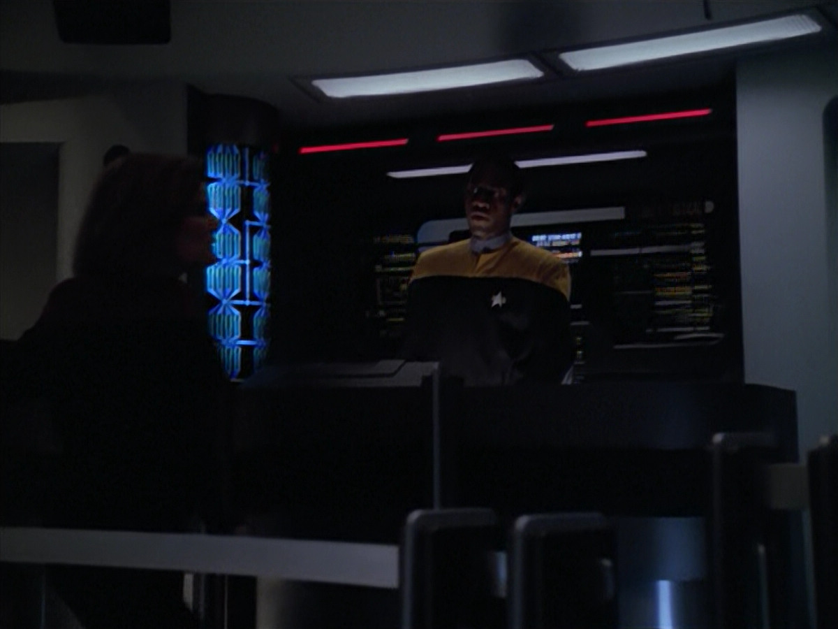 extant_StarTrek_VOY_5x08-NothingHuman_03205.jpg