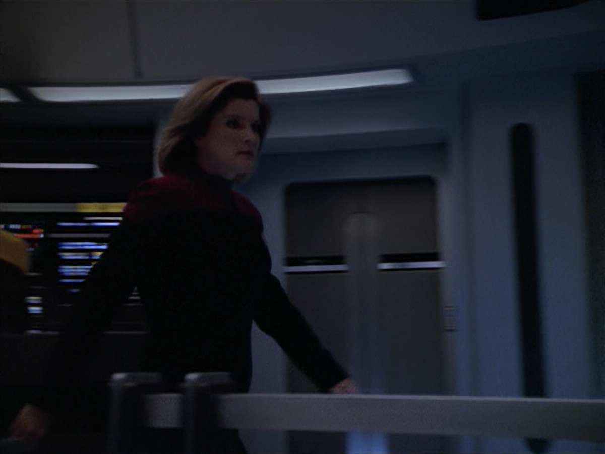 extant_StarTrek_VOY_5x08-NothingHuman_03207.jpg