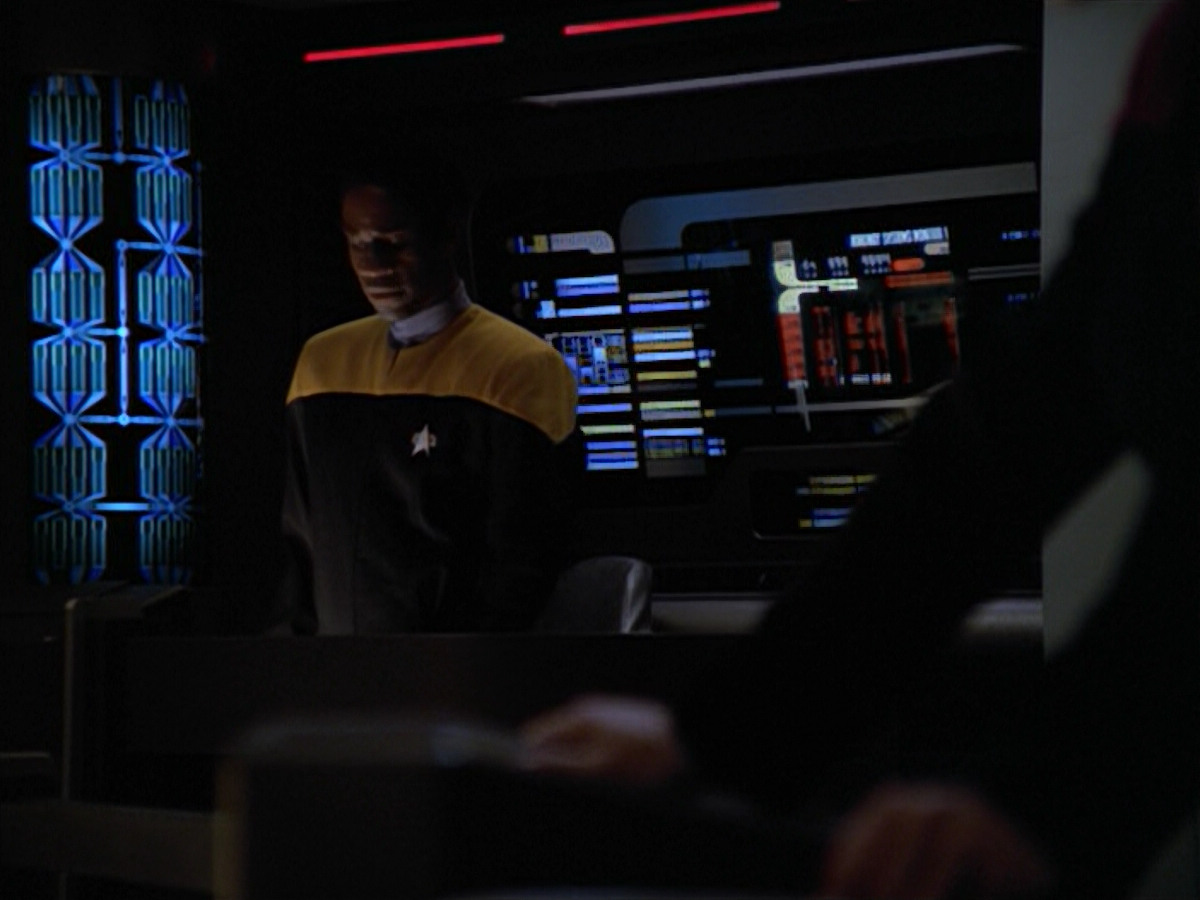 extant_StarTrek_VOY_5x08-NothingHuman_03216.jpg