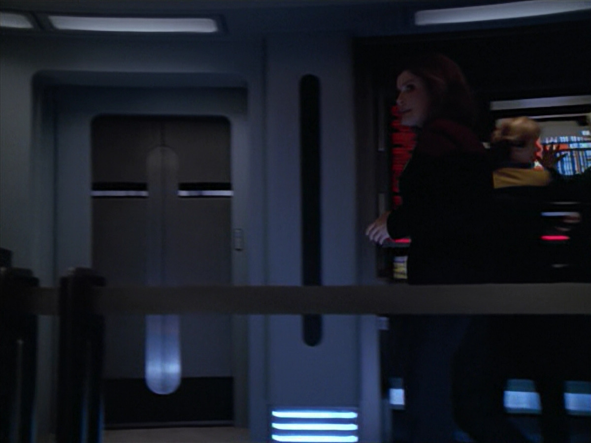 extant_StarTrek_VOY_5x08-NothingHuman_03226.jpg