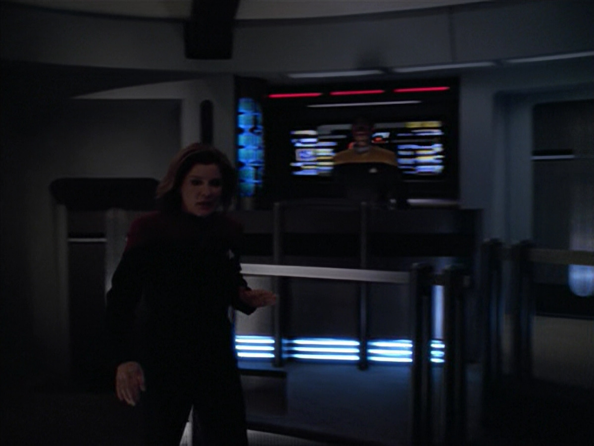 extant_StarTrek_VOY_5x08-NothingHuman_03237.jpg