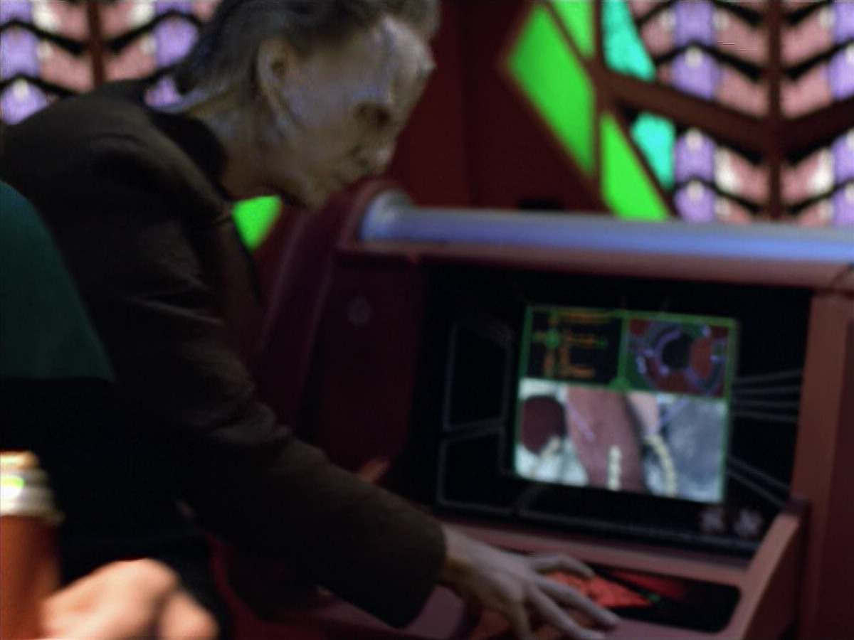 extant_StarTrek_VOY_5x08-NothingHuman_03243.jpg