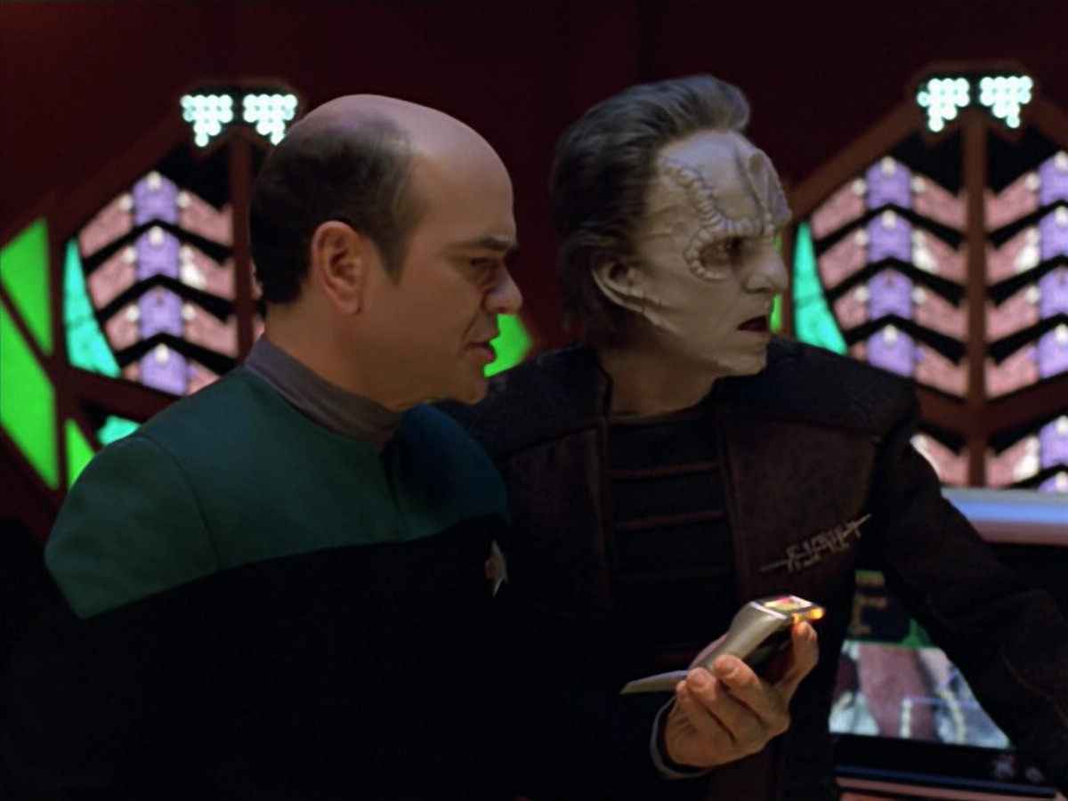 extant_StarTrek_VOY_5x08-NothingHuman_03262.jpg