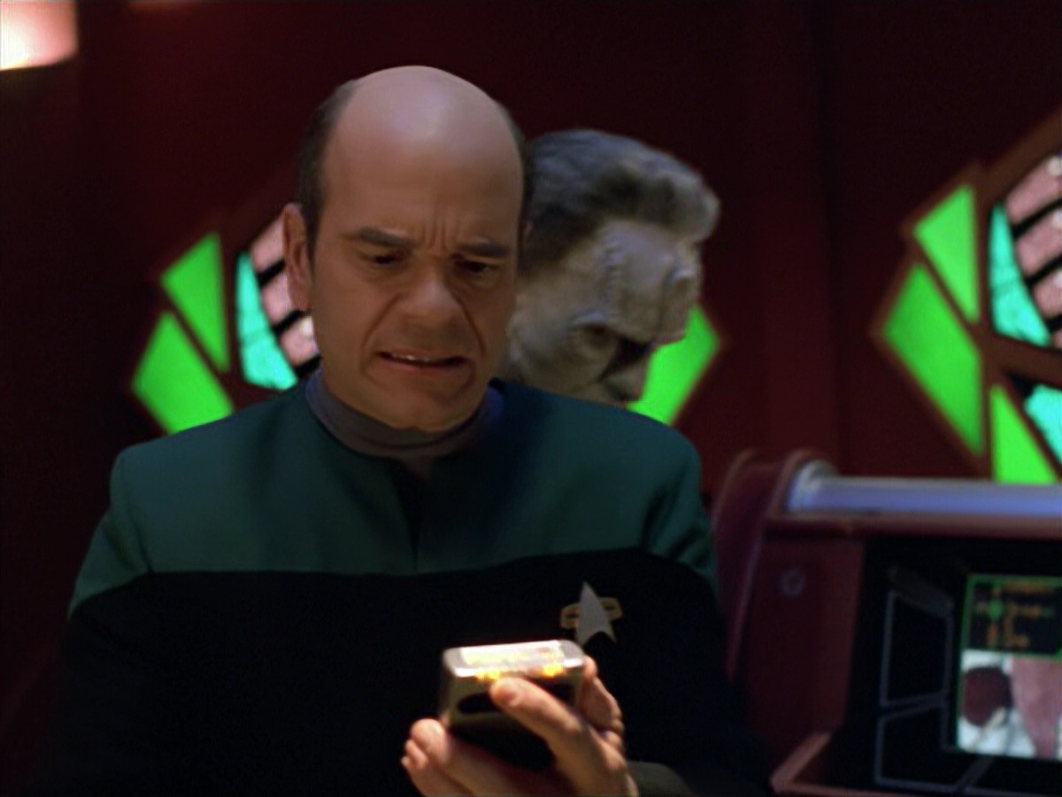 extant_StarTrek_VOY_5x08-NothingHuman_03276.jpg