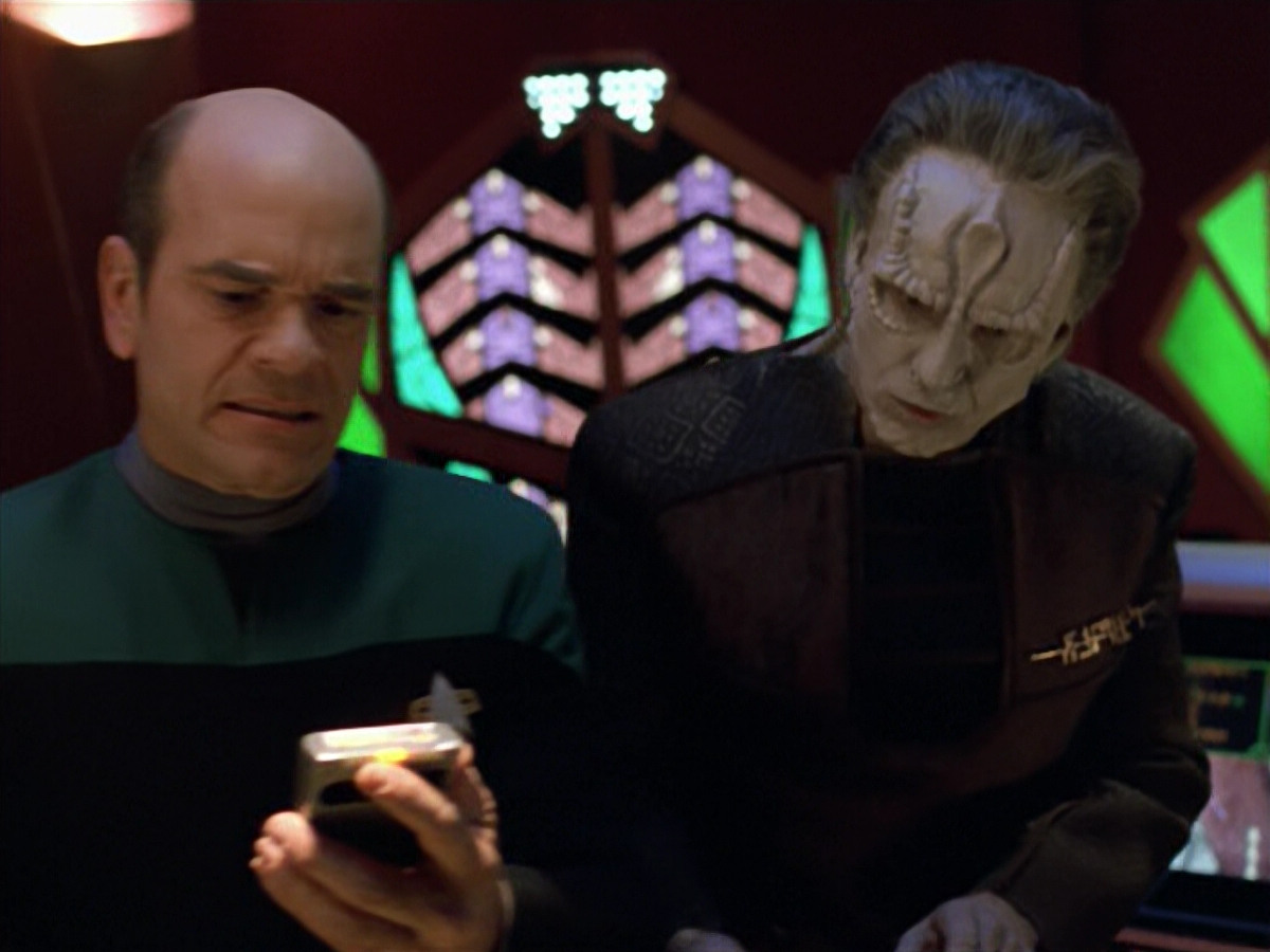 extant_StarTrek_VOY_5x08-NothingHuman_03277.jpg