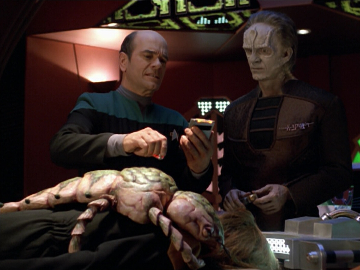 extant_StarTrek_VOY_5x08-NothingHuman_03286.jpg