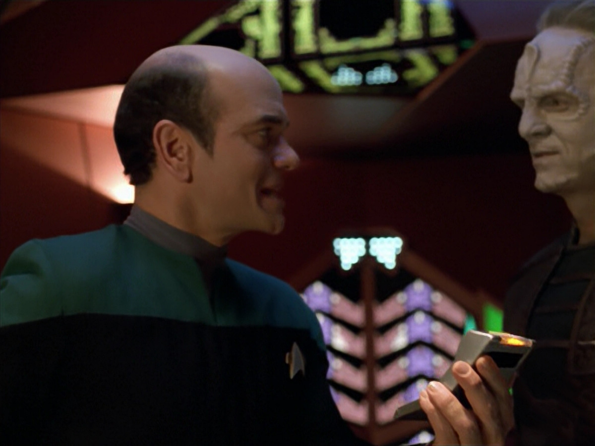 extant_StarTrek_VOY_5x08-NothingHuman_03294.jpg