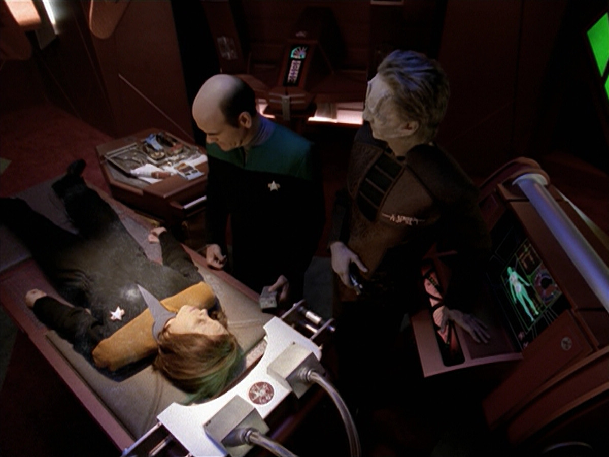 extant_StarTrek_VOY_5x08-NothingHuman_03303.jpg