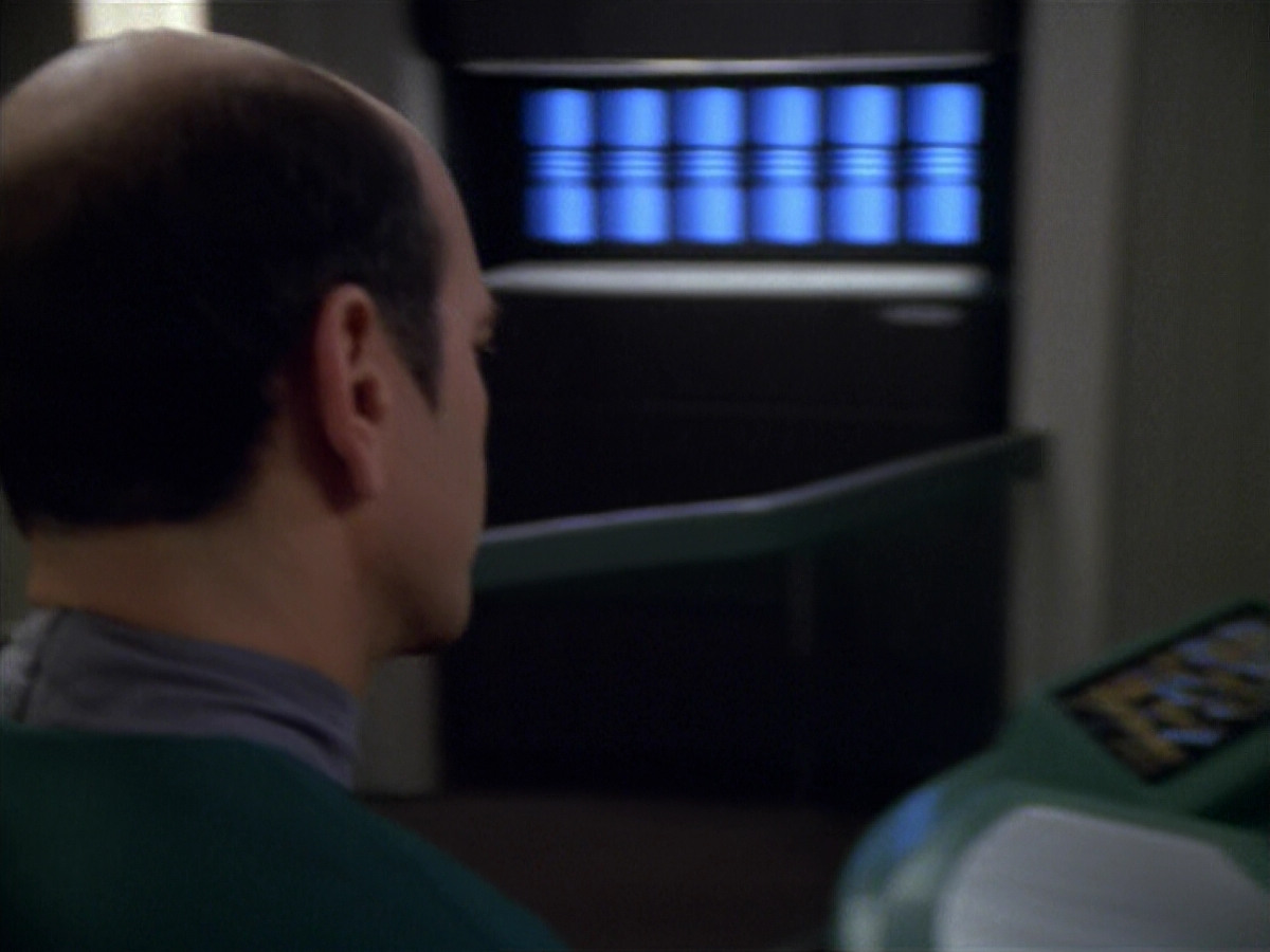 extant_StarTrek_VOY_5x08-NothingHuman_03333.jpg