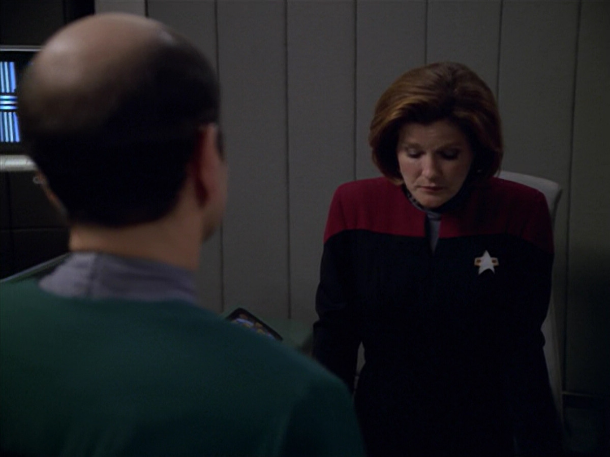 extant_StarTrek_VOY_5x08-NothingHuman_03372.jpg