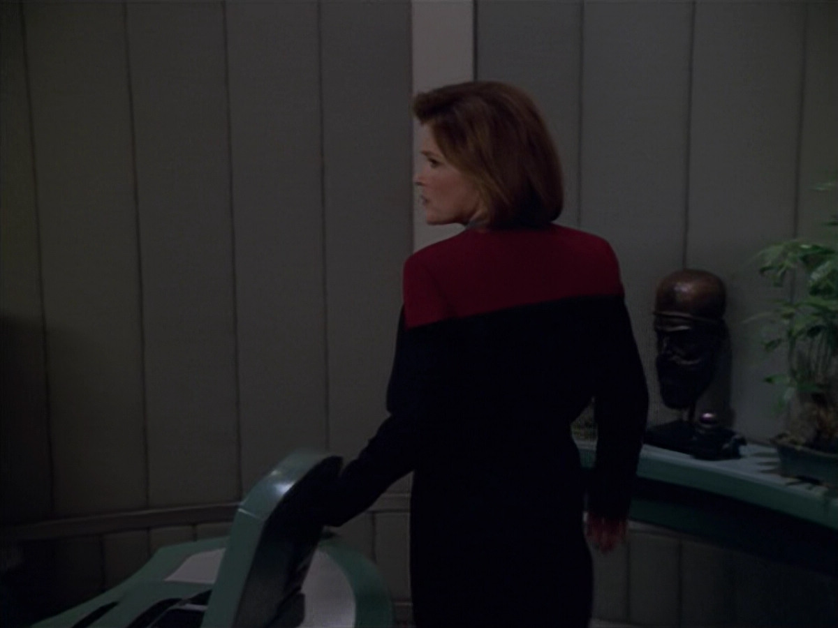 extant_StarTrek_VOY_5x08-NothingHuman_03407.jpg