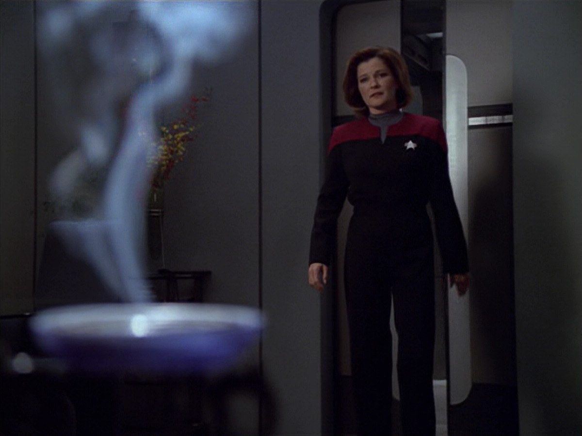extant_StarTrek_VOY_5x08-NothingHuman_03424.jpg