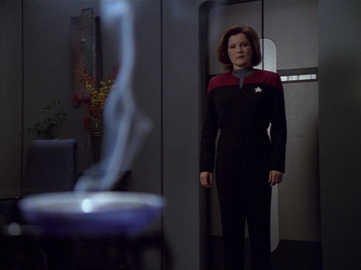 extant_StarTrek_VOY_5x08-NothingHuman_03427.jpg