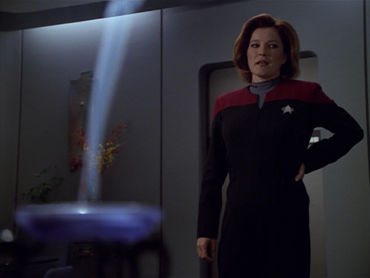 extant_StarTrek_VOY_5x08-NothingHuman_03499.jpg