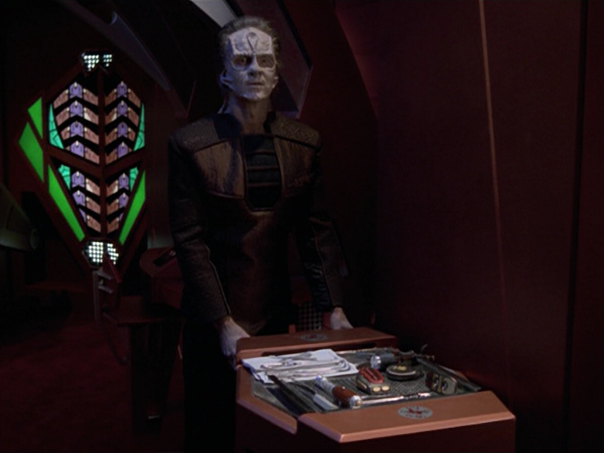 extant_StarTrek_VOY_5x08-NothingHuman_03529.jpg