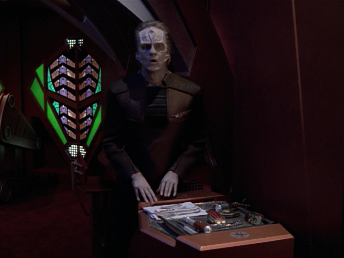 extant_StarTrek_VOY_5x08-NothingHuman_03552.jpg