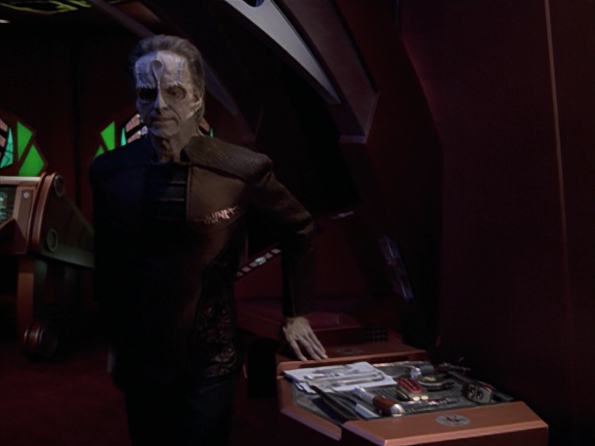 extant_StarTrek_VOY_5x08-NothingHuman_03554.jpg