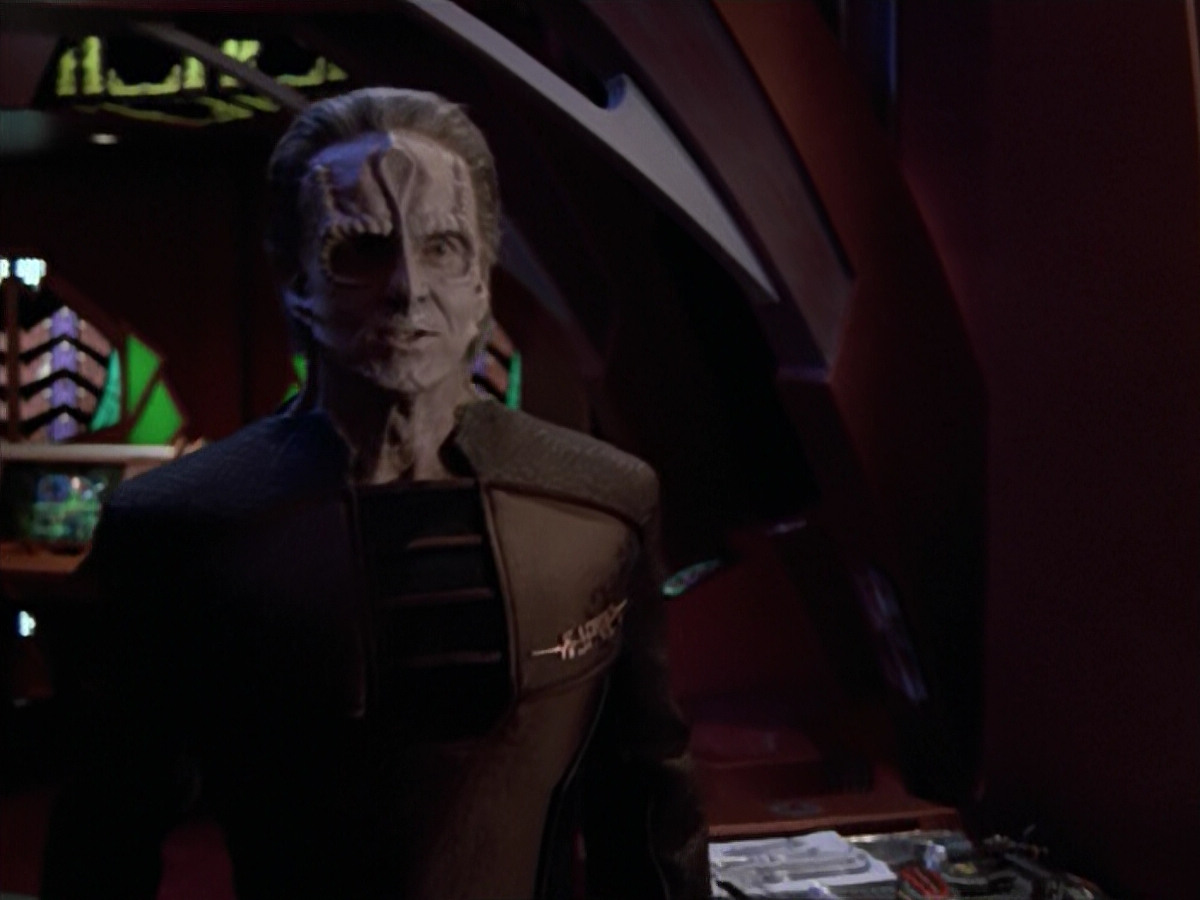 extant_StarTrek_VOY_5x08-NothingHuman_03556.jpg