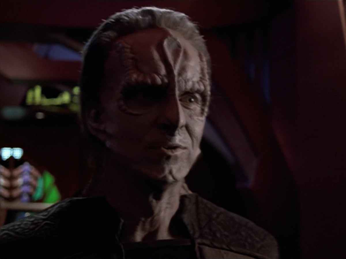 extant_StarTrek_VOY_5x08-NothingHuman_03559.jpg