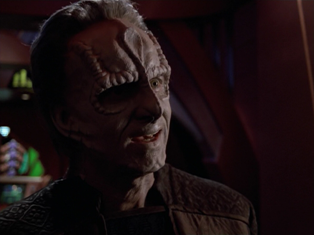 extant_StarTrek_VOY_5x08-NothingHuman_03570.jpg