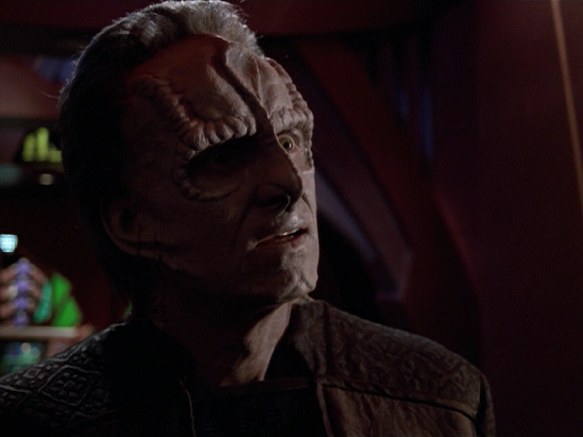 extant_StarTrek_VOY_5x08-NothingHuman_03584.jpg
