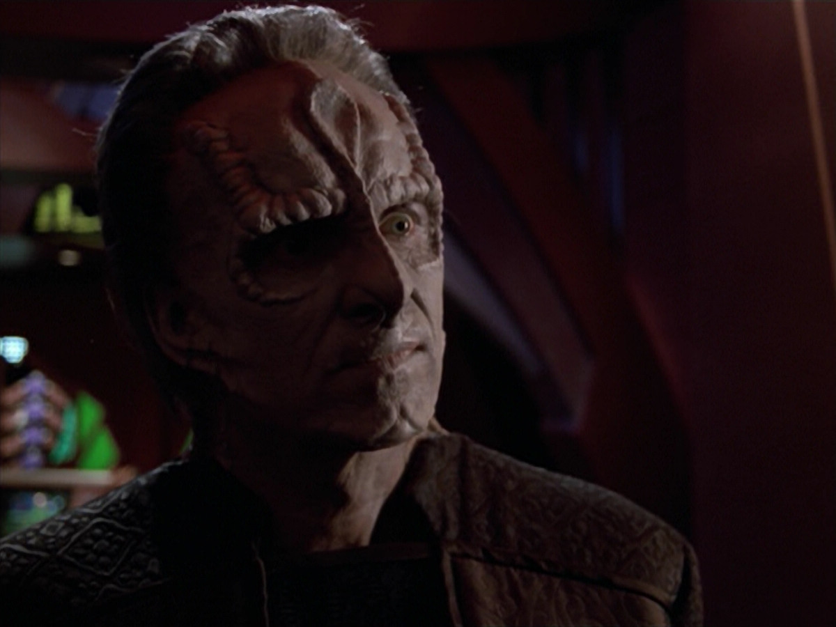 extant_StarTrek_VOY_5x08-NothingHuman_03587.jpg