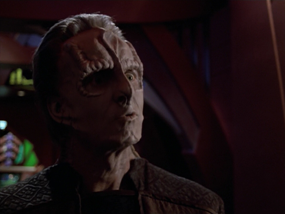 extant_StarTrek_VOY_5x08-NothingHuman_03602.jpg