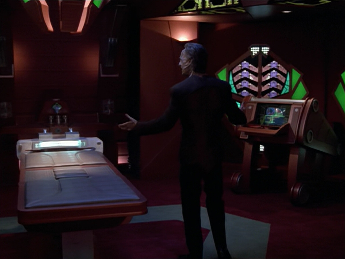 extant_StarTrek_VOY_5x08-NothingHuman_03613.jpg