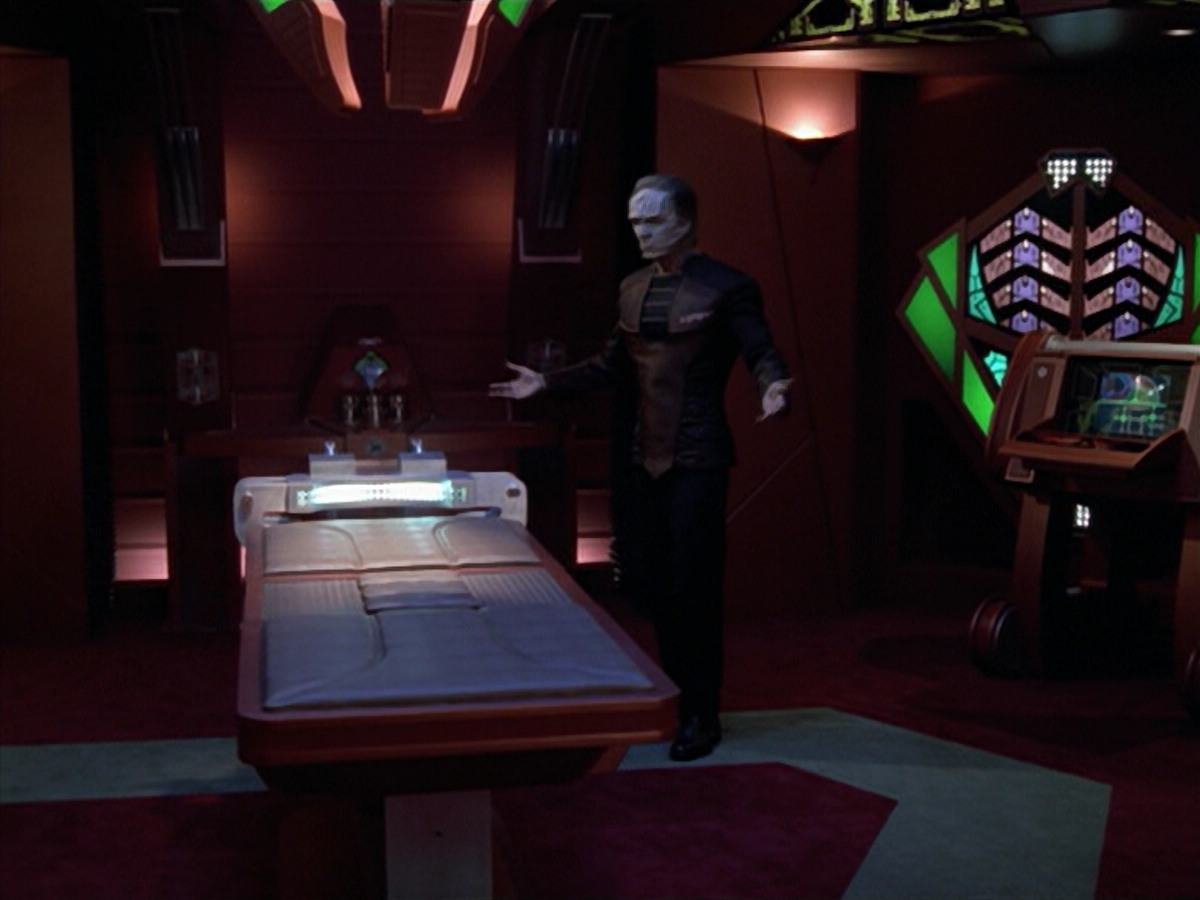 extant_StarTrek_VOY_5x08-NothingHuman_03618.jpg