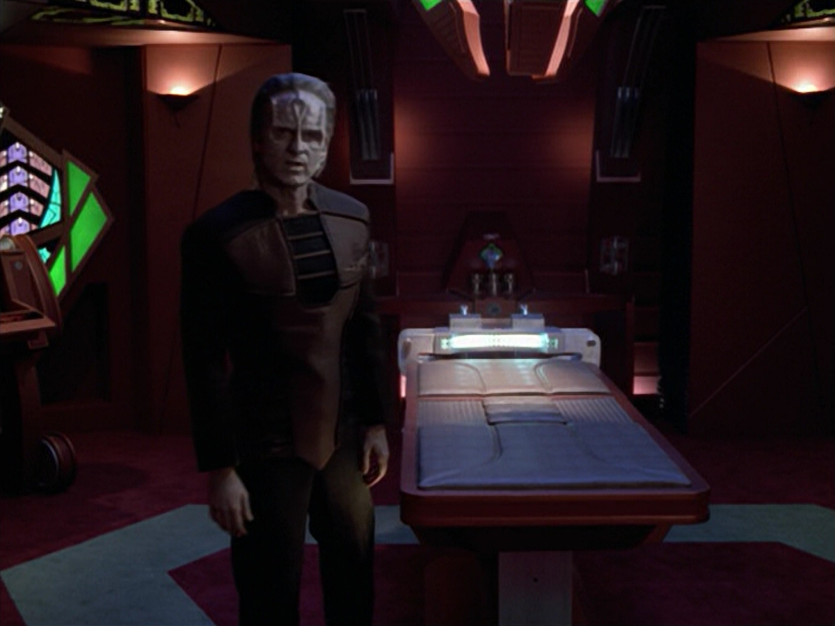 extant_StarTrek_VOY_5x08-NothingHuman_03724.jpg
