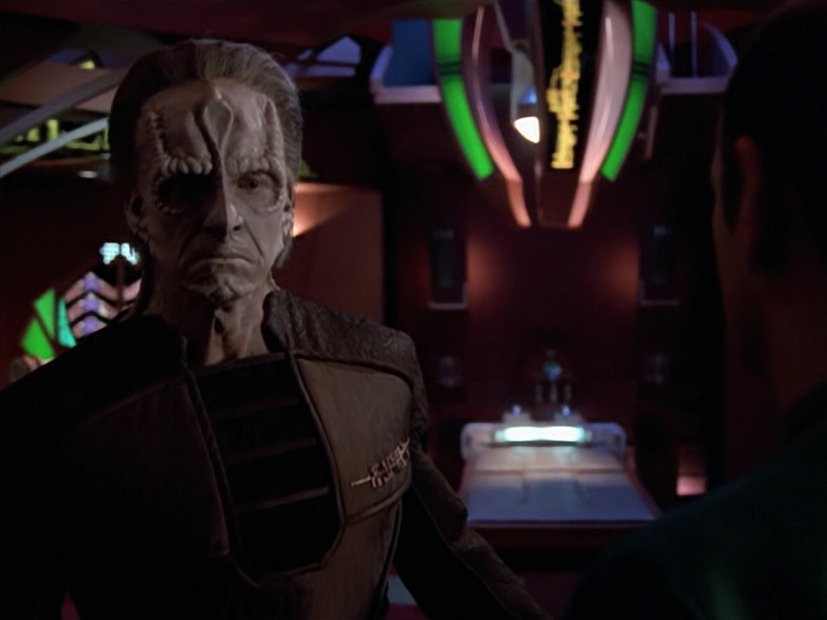 extant_StarTrek_VOY_5x08-NothingHuman_03779.jpg