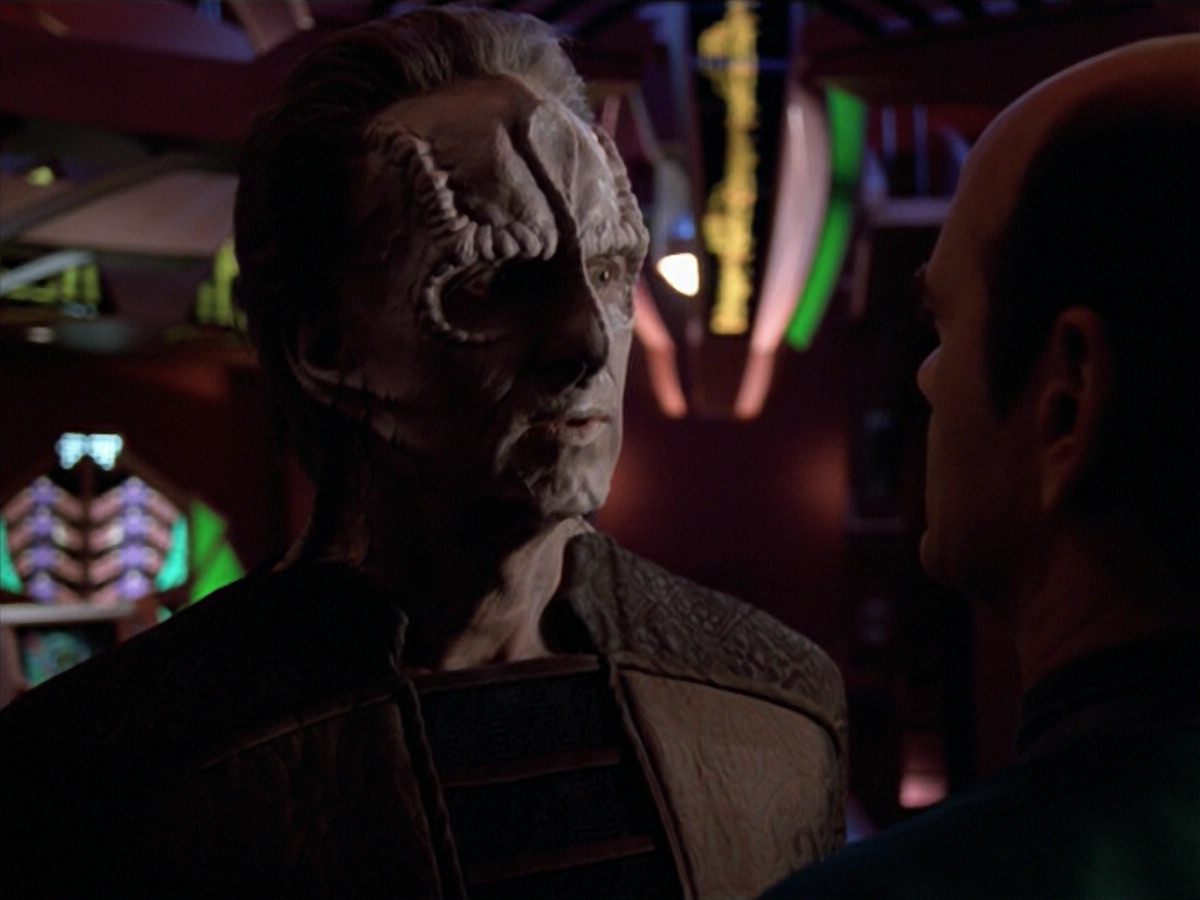 extant_StarTrek_VOY_5x08-NothingHuman_03794.jpg