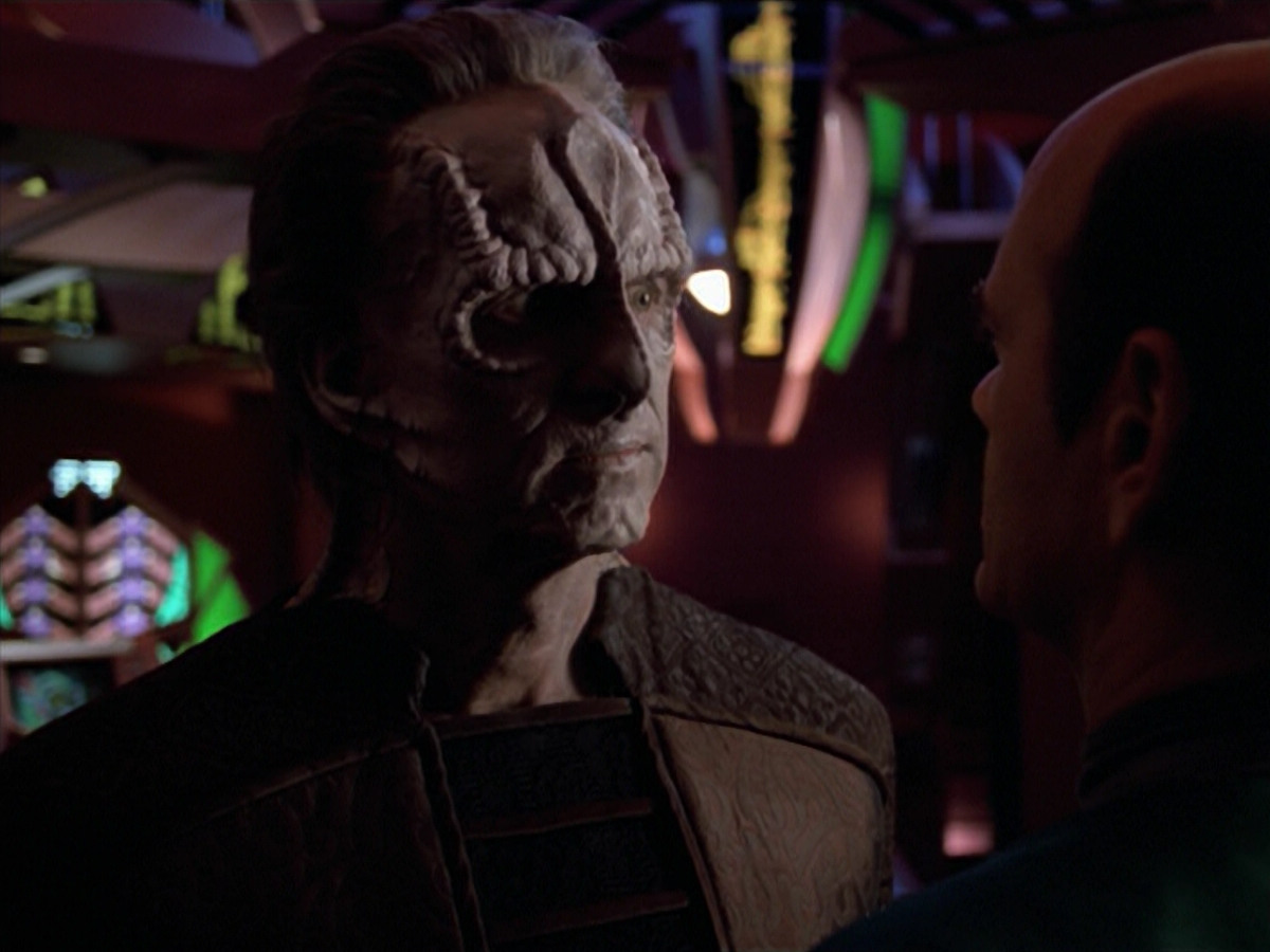 extant_StarTrek_VOY_5x08-NothingHuman_03796.jpg