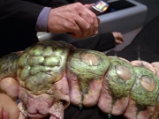 Filename=extant_StarTrek_VOY_5x08-NothingHuman_00620.jpg
Filesize=240KiB
Dimensions=1200x900
Date added=Nov 12, 2019 extant_StarTrek_VOY_5x08-NothingHuman_00620.jpg