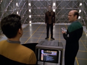 extant_StarTrek_VOY_5x08-NothingHuman_00808.jpg