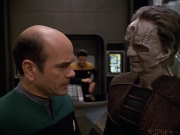 extant_StarTrek_VOY_5x08-NothingHuman_00913.jpg
