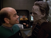 extant_StarTrek_VOY_5x08-NothingHuman_00925.jpg