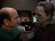 extant_StarTrek_VOY_5x08-NothingHuman_00928.jpg